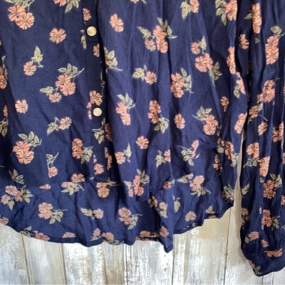 Hollister Navy Floral Button Down High Low Blouse - Picture 2 of 6